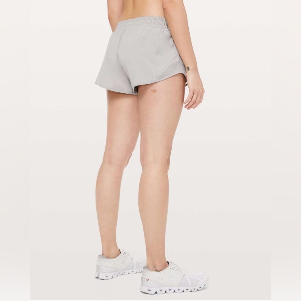 Lululemon Hotty Hot Short II *2.5” –French Clay – Size 2 Retired Color Like New - Picture 2 of 10